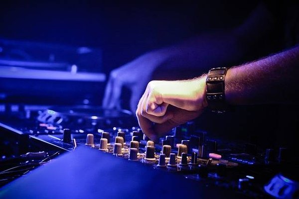 Comment payer un technicien du spectacle ?