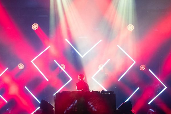 Quels sont les meilleurs lieux pour organiser un spectacle laser ?
