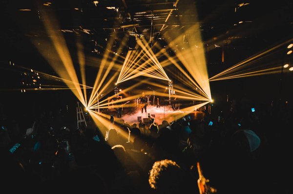Quels sont les différents types de spectacles lasers existants ?