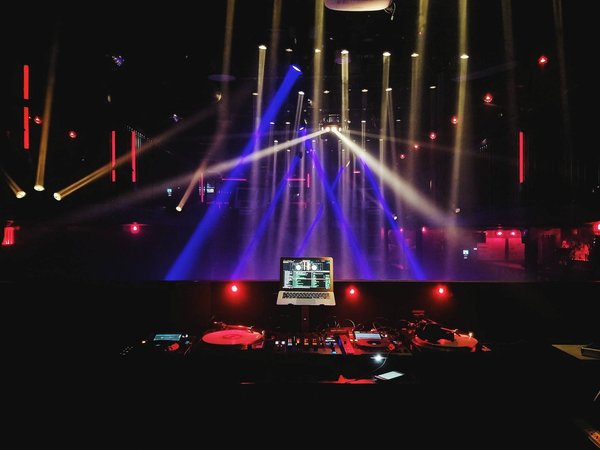 Comment choisir le bon type de laser en fonction de la puissance, de la longueur d'onde et de la divergence ?