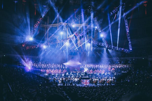 Comment Bien Choisir Son Artiste Ou Sa Société De Spectacle Laser ?