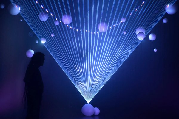 Cosmix 2.0 : un spectacle LED et laser pour émerveiller le jeune public