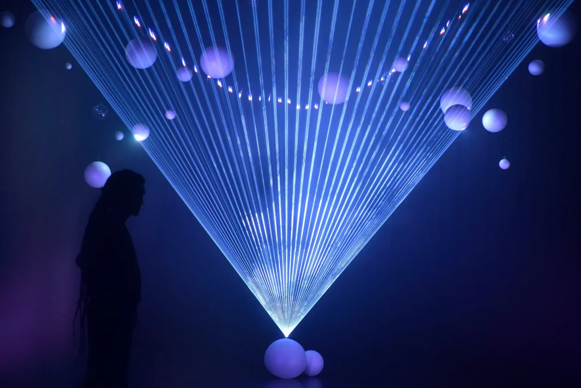 Cosmix 2.0 : un spectacle LED et laser pour émerveiller le jeune public